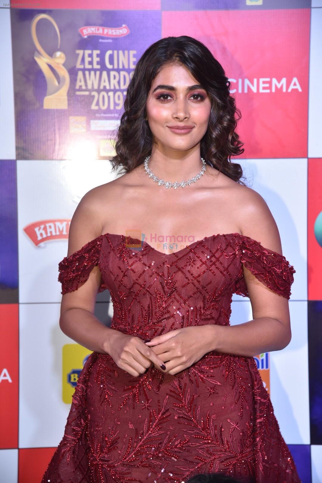 Pooja Hegde at Zee cine awards red carpet on 19th March 2019 / Pooja